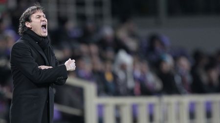 FLORENCE, ITALY - JANUARY 25: Rudi Garcia manager of AS Roma gives instructions during the Serie A match between ACF Fiorentina and AS Roma at Stadio Artemio Franchi on January 25, 2015 in Florence, Italy. (Photo by Gabriele Maltinti/Getty Images) FLORENCE, ITALY - JANUARY 25: Rudi Garcia manager of AS Roma gives instructions during the Serie A match between ACF Fiorentina and AS Roma at Stadio Artemio Franchi on January 25, 2015 in Florence, Italy. (Photo by Gabriele Maltinti/Getty Images)