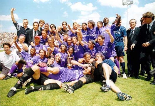 Fiorentina-Napoli 2000/2001
Foto di gruppo  con la Coppa Italia 