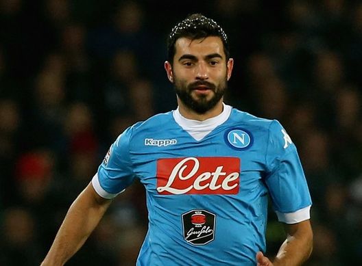 NAPLES, ITALY - DECEMBER 13: Raul Albiol of Napoli during the Serie A match betweeen SSC Napoli and AS Roma at Stadio San Paolo on December 13, 2015 in Naples, Italy. (Photo by Maurizio Lagana/Getty Images) NAPLES, ITALY - DECEMBER 13: Raul Albiol of Napoli during the Serie A match betweeen SSC Napoli and AS Roma at Stadio San Paolo on December 13, 2015 in Naples, Italy. (Photo by Maurizio Lagana/Getty Images)