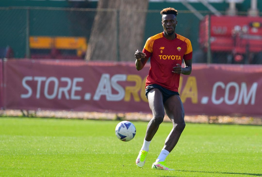 Trigoria, Dybala in gruppo prima della sfida con il Torino – FOTO GALLERY - immagine 39