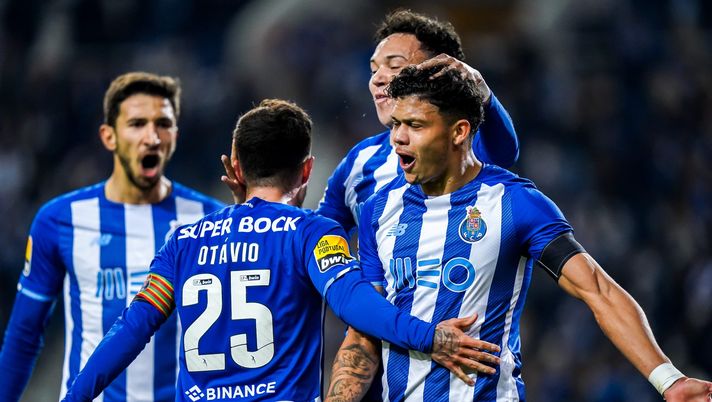 Foto tratta dall'account Twitter del Porto Porto re del mercato…in uscita: 823 milioni di cessioni negli ultimi 10 anni! - immagine 1