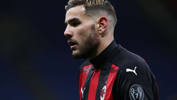 MILAN, ITALY - MARCH 18: Theo Hernandez of AC Milan looks on during the UEFA Europa League Round of 16 Second Leg match between AC Milan and Manchester United at San Siro on March 18, 2021 in Milan, Italy. Sporting stadiums around Europe remain under strict restrictions due to the Coronavirus Pandemic as Government social distancing laws prohibit fans inside venues resulting in games being played behind closed doors. (Photo by Marco Luzzani/Getty Images) Ecco i difensori top dal listone: chi c’è dopo Gosens e Theo Hernandez - immagine 1