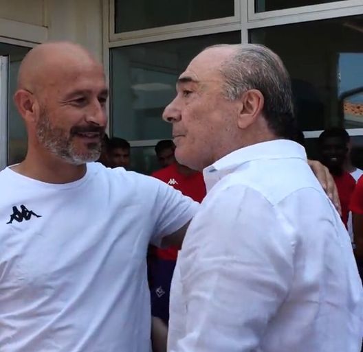 Foto ACF, Italiano e Commisso FOTO – Fiorentina riunita: l’abbraccio tra Commisso e Italiano- immagine 2