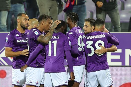 FLORENCE, ITALY - NOVEMBER 09: Giacomo Bonaventura of ACF Fiorentina celebrates after scoring a goal during the Serie A match between ACF Fiorentina and Salernitana at Stadio Artemio Franchi on November 9, 2022 in Florence, Italy. (Photo by Gabriele Maltinti/Getty Images) Fiorentina-Salernitana: cinquina! Quinta vittoria consecutiva per i viola- immagine 2