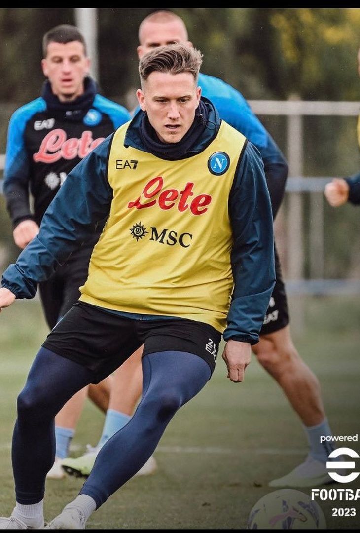 GALLERY Il Napoli corre verso la sfida con il Verona: “Work Hard” - immagine 2