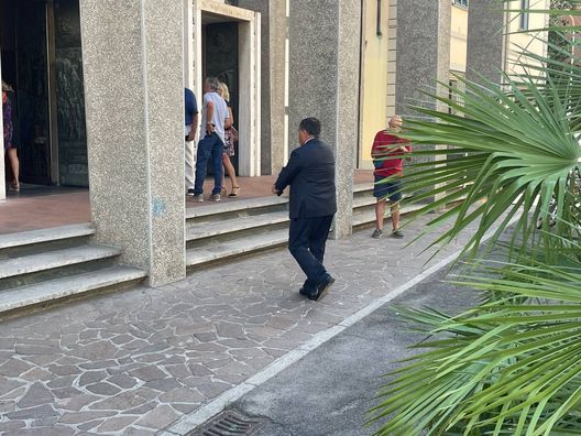 Orzan, oggi l’ultimo saluto: anche Joe Barone presente alle esequie (FOTO VN) Orzan, oggi l’ultimo saluto: anche Joe Barone presente alle esequie (FOTO VN) - immagine 1