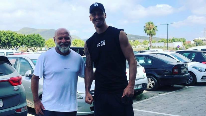 Serse Cosmi pubblica una foto con Zlatan Ibrahimovic sui social 