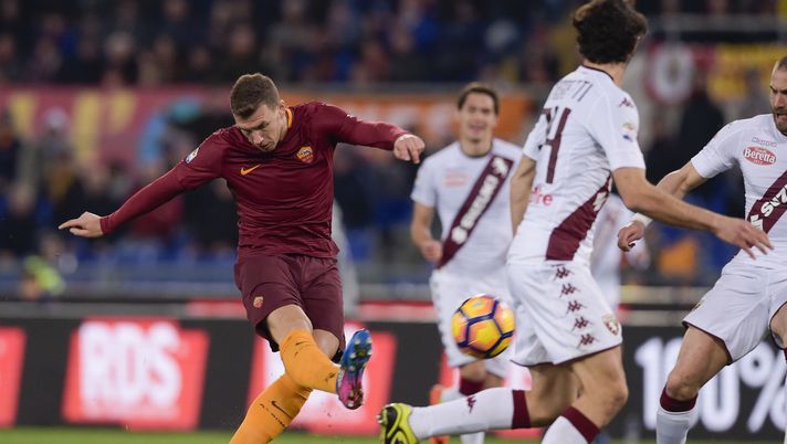 ROME, ITALY - FEBRUARY 19:  AS Roma player Edin Dzeko in action during the Serie A match between AS Roma and FC Torino at Stadio Olimpico on February 19, 2017 in Rome, Italy.  (Photo by Luciano Rossi/AS Roma via Getty Images) 
