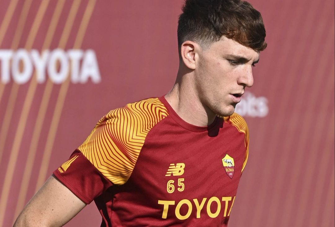 Trigoria, ripresa in vista del Betis: Karsdorp con il gruppo – FOTO GALLERY - immagine 31