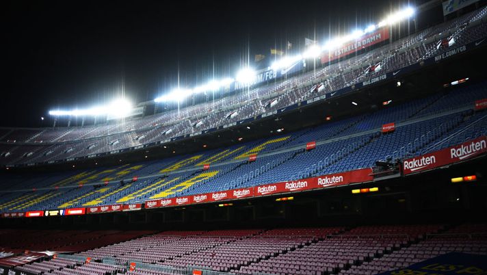 BARCELONA, SPAIN - OCTOBER 04: General view inside the stadium prior to the La Liga Santander match between FC Barcelona and Sevilla FC at Camp Nou on October 04, 2020 in Barcelona, Spain. Football Stadiums around Europe remain empty due to the Coronavirus Pandemic as Government social distancing laws prohibit fans inside venues resulting in fixtures being played behind closed doors. (Photo by David Ramos/Getty Images) BARCELONA, SPAIN - OCTOBER 04: General view inside the stadium prior to the La Liga Santander match between FC Barcelona and Sevilla FC at Camp Nou on October 04, 2020 in Barcelona, Spain. Football Stadiums around Europe remain empty due to the Coronavirus Pandemic as Government social distancing laws prohibit fans inside venues resulting in fixtures being played behind closed doors. (Photo by David Ramos/Getty Images)