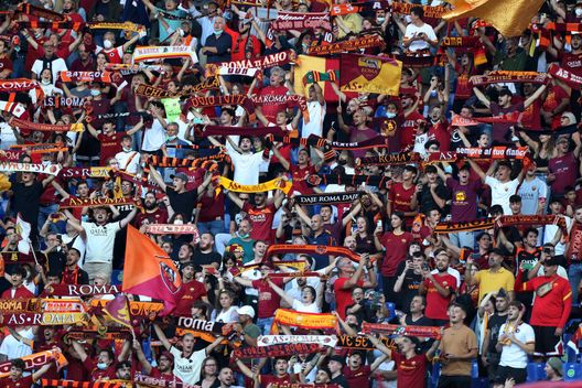 Getty Images “Roma, Roma, Roma” si blocca: i tifosi cantano l’inno a cappella – VIDEO- immagine 2