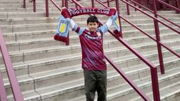 Un bimbo viaggia per 11mila km da Singapore: ma il suo Aston Villa non gioca per Covid