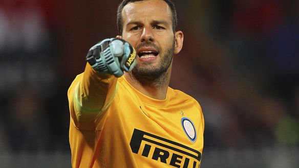 GENOA, ITALY - MAY 23: Samir Handanovic of FC Internazionale Milano gestures during the Serie A match between Genoa CFC and FC Internazionale Milano at Stadio Luigi Ferraris on May 23, 2015 in Genoa, Italy. (Photo by Marco Luzzani/Getty Images) GENOA, ITALY - MAY 23: Samir Handanovic of FC Internazionale Milano gestures during the Serie A match between Genoa CFC and FC Internazionale Milano at Stadio Luigi Ferraris on May 23, 2015 in Genoa, Italy. (Photo by Marco Luzzani/Getty Images)