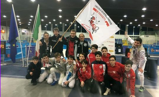  Il gruppo al completo del Circolo Raggetti con Allievi, Istruttori e dirigenti 