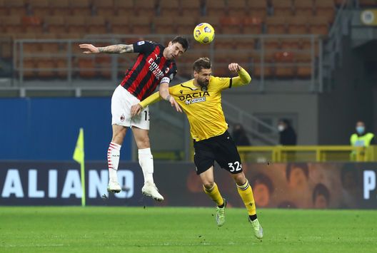 Romagnoli e Llorente durante Milan-Udinese Romagnoli e Llorente durante Milan-Udinese