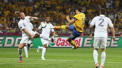 VIDEO / Ibrahimovic show con la Svezia: cucchiaio e grande acrobazia
