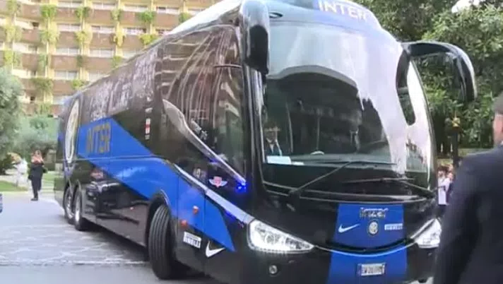 L&#8217;Inter ha lasciato l&#8217;albergo e sta dirigendosi all&#8217;Olimpico per la partita con la Lazio