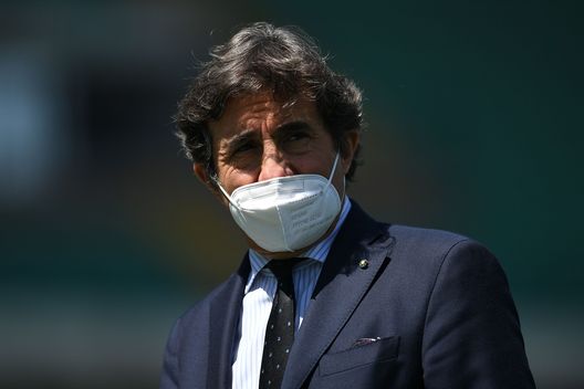 VERONA, ITALY - MAY 09: Torino FC President Urbano Cairo looks on during the Serie A match between Hellas Verona FC and Torino FC at Stadio Marcantonio Bentegodi on May 09, 2021 in Verona, Italy. Sporting stadiums around Italy remain under strict restrictions due to the Coronavirus Pandemic as Government social distancing laws prohibit fans inside venues resulting in games being played behind closed doors. (Photo by Alessandro Sabattini/Getty Images) VERONA, ITALY - MAY 09: Torino FC President Urbano Cairo looks on during the Serie A match between Hellas Verona FC and Torino FC at Stadio Marcantonio Bentegodi on May 09, 2021 in Verona, Italy. Sporting stadiums around Italy remain under strict restrictions due to the Coronavirus Pandemic as Government social distancing laws prohibit fans inside venues resulting in games being played behind closed doors. (Photo by Alessandro Sabattini/Getty Images)