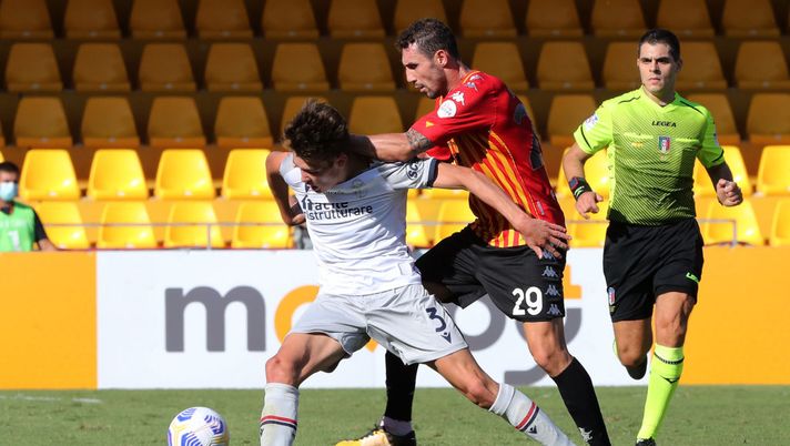 BENEVENTO, ITALY - OCTOBER 04: Aaron Hickey of Bologna FC vies with Artur Ionita of Benevento Calcio during the Serie A match between Benevento Calcio and Bologna FC at Stadio Ciro Vigorito on October 04, 2020 in Benevento, Italy. (Photo by Francesco Pecoraro/Getty Images) BENEVENTO, ITALY - OCTOBER 04: Aaron Hickey of Bologna FC vies with Artur Ionita of Benevento Calcio during the Serie A match between Benevento Calcio and Bologna FC at Stadio Ciro Vigorito on October 04, 2020 in Benevento, Italy. (Photo by Francesco Pecoraro/Getty Images)
