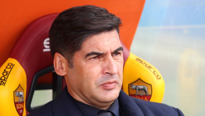 ROME, ITALY - MARCH 07: Paulo Fonseca, Head Coach of Roma looks on prior to the Serie A match between AS Roma and Genoa CFC at Stadio Olimpico on March 07, 2021 in Rome, Italy. Sporting stadiums around Italy remain under strict restrictions due to the Coronavirus Pandemic as Government social distancing laws prohibit fans inside venues resulting in games being played behind closed doors. (Photo by Paolo Bruno/Getty Images) ROME, ITALY - MARCH 07: Paulo Fonseca, Head Coach of Roma looks on prior to the Serie A match between AS Roma and Genoa CFC at Stadio Olimpico on March 07, 2021 in Rome, Italy. Sporting stadiums around Italy remain under strict restrictions due to the Coronavirus Pandemic as Government social distancing laws prohibit fans inside venues resulting in games being played behind closed doors. (Photo by Paolo Bruno/Getty Images)