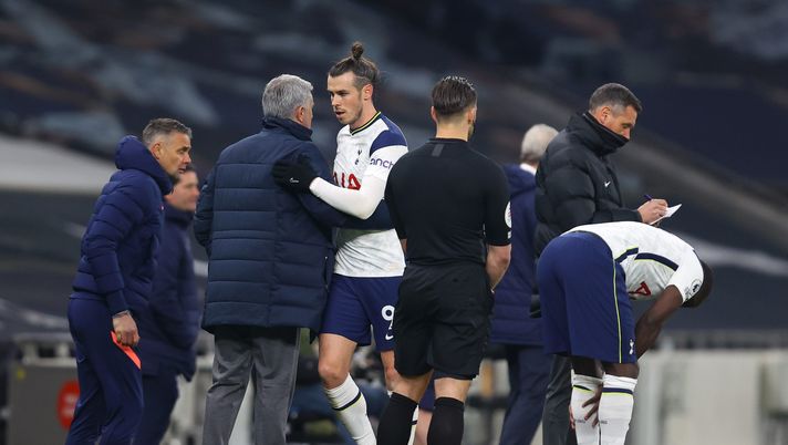 LONDON, ENGLAND - MARCH 07: Gareth Bale of Tottenham Hotspur interacts with Jose Mourinho, Manager of Tottenham Hotspur as he is substituted during the Premier League match between Tottenham Hotspur and Crystal Palace at Tottenham Hotspur Stadium on March 07, 2021 in London, England. Sporting stadiums around the UK remain under strict restrictions due to the Coronavirus Pandemic as Government social distancing laws prohibit fans inside venues resulting in games being played behind closed doors. (Photo by Julian Finney/Getty Images) LONDON, ENGLAND - MARCH 07: Gareth Bale of Tottenham Hotspur interacts with Jose Mourinho, Manager of Tottenham Hotspur as he is substituted during the Premier League match between Tottenham Hotspur and Crystal Palace at Tottenham Hotspur Stadium on March 07, 2021 in London, England. Sporting stadiums around the UK remain under strict restrictions due to the Coronavirus Pandemic as Government social distancing laws prohibit fans inside venues resulting in games being played behind closed doors. (Photo by Julian Finney/Getty Images)