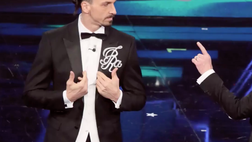 VIDEO Festival di Sanremo 2021, la stampa su Ibrahimovic: “Impacciato. Meglio in campo”