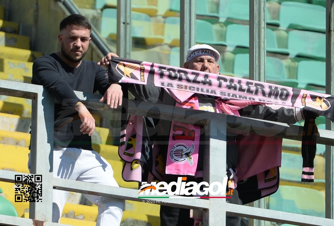 FOTOTIFO Palermo-Frosinone 1-1, i tifosi allo Stadio “Renzo Barbera” (Gallery) - immagine 31