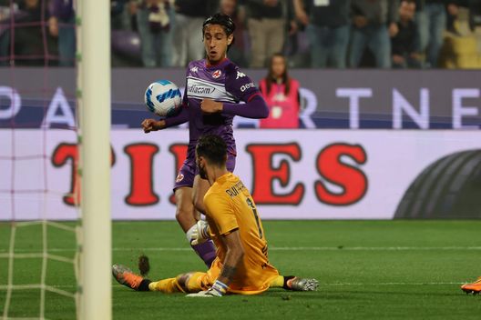 GERMOGLI PH: 09 MAGGIO 2022 FIRENZE STADIO ARTEMIO FRANCHI PARTITA CAMPIONATO SERIE A 2021 2022 FIORENTINA VS ROMA NELLA FOTO YOUSSEF MALEH © FOTOCRONACHE GERMOGLI Maleh: “Firenze splendida, Italiano perfezionista. Futuro? Un trofeo con ACF”- immagine 2