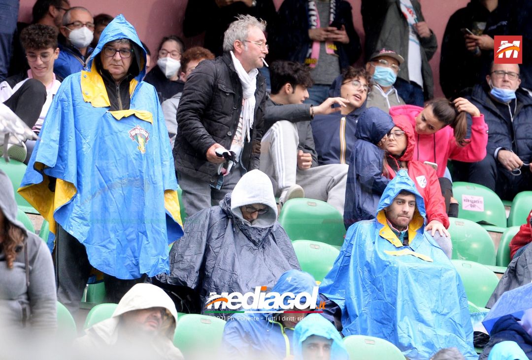 FOTO, i tifosi allo stadio per Palermo – Avellino 1-1 (Gallery) - immagine 4