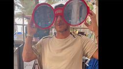 VIDEO / Totti e Noemi mostrano la loro intesa sui social: lui scherza così