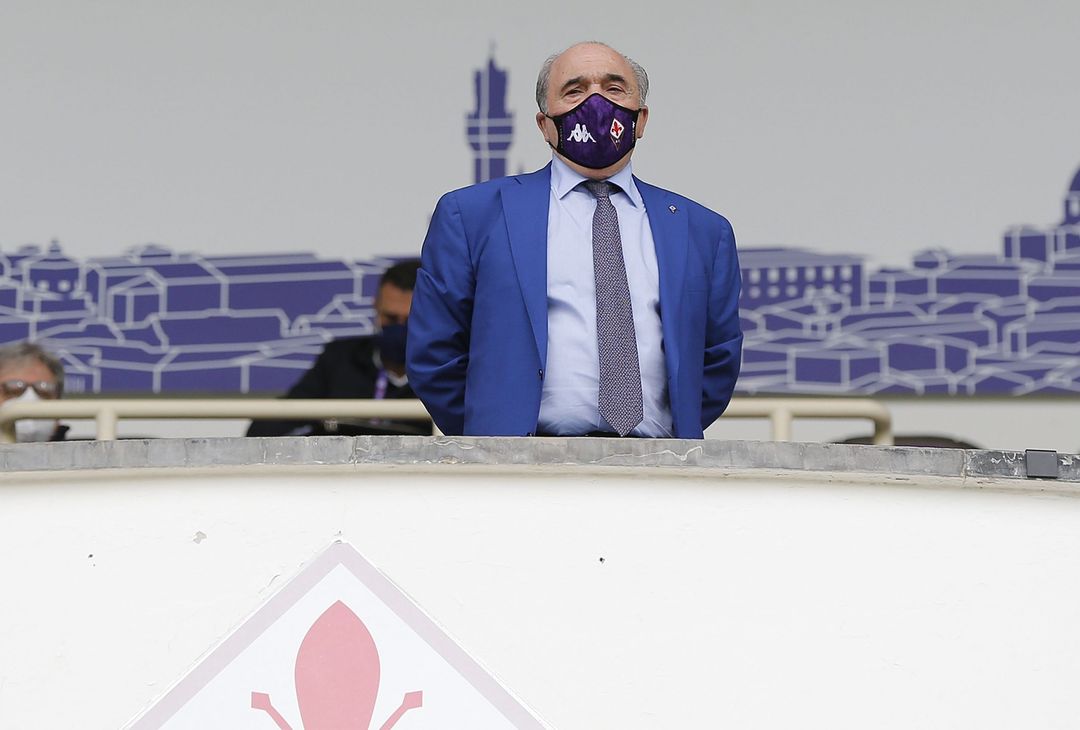  FLORENCE, ITALY - MAY 16: Rocco Commisso president of ACF Fiorentina looks on during the Serie A match between ACF Fiorentina and SSC Napoli at Stadio Artemio Franchi on May 16, 2021 in Florence, Italy.  (Photo by Gabriele Maltinti/Getty Images)  