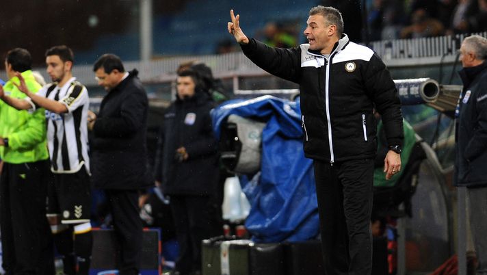 GENOA, ITALY - JANUARY 13: Udinese Calcio assistant coach Diego Bortoluzzi issues instructions during the Serie A match between UC Sampdoria and Udinese Calcio at Stadio Luigi Ferraris on January 13, 2014 in Genoa, Italy. (Photo by Valerio Pennicino/Getty Images) GENOA, ITALY - JANUARY 13: Udinese Calcio assistant coach Diego Bortoluzzi issues instructions during the Serie A match between UC Sampdoria and Udinese Calcio at Stadio Luigi Ferraris on January 13, 2014 in Genoa, Italy. (Photo by Valerio Pennicino/Getty Images)