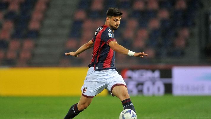 BOLOGNA, ITALY - OCTOBER 08: Riccardo Orsolini of Bologna FC in action during the Serie A match between Bologna FC and UC Sampdoria at Stadio Renato Dall'Ara on October 08, 2022 in Bologna, Italy. (Photo by Mario Carlini / Iguana Press/Getty Images) Bologna, le ultime prove di formazione col dubbio centravanti: conferma per Orsolini - immagine 1