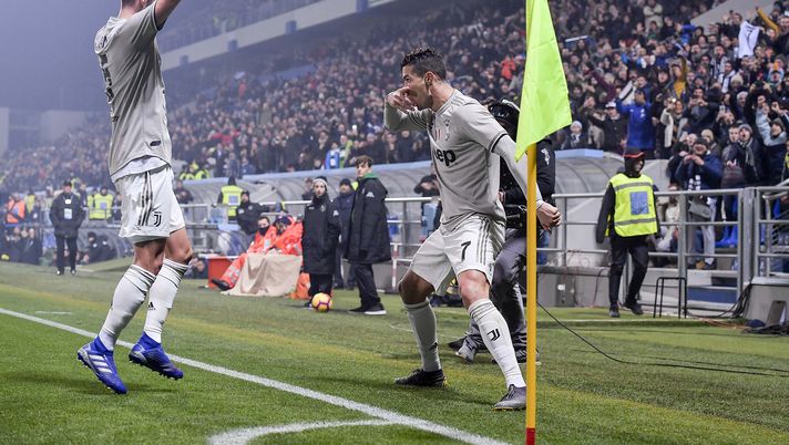 REGGIO NELL'EMILIA, ITALY - FEBRUARY 10: Juventus player Cristiano Ronaldo celebrates 0-2 goal during the Serie A match between US Sassuolo and Juventus at Mapei Stadium - Citta' del Tricolore on February 10, 2019 in Reggio nell'Emilia, Italy. (Photo by Daniele Badolato - Juventus FC/Juventus FC via Getty Images) REGGIO NELL'EMILIA, ITALY - FEBRUARY 10: Juventus player Cristiano Ronaldo celebrates 0-2 goal during the Serie A match between US Sassuolo and Juventus at Mapei Stadium - Citta' del Tricolore on February 10, 2019 in Reggio nell'Emilia, Italy. (Photo by Daniele Badolato - Juventus FC/Juventus FC via Getty Images)