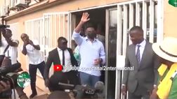VIDEO/ Pure donne incinte: folla in delirio per Eto’o candidato alla federcalcio del Camerun