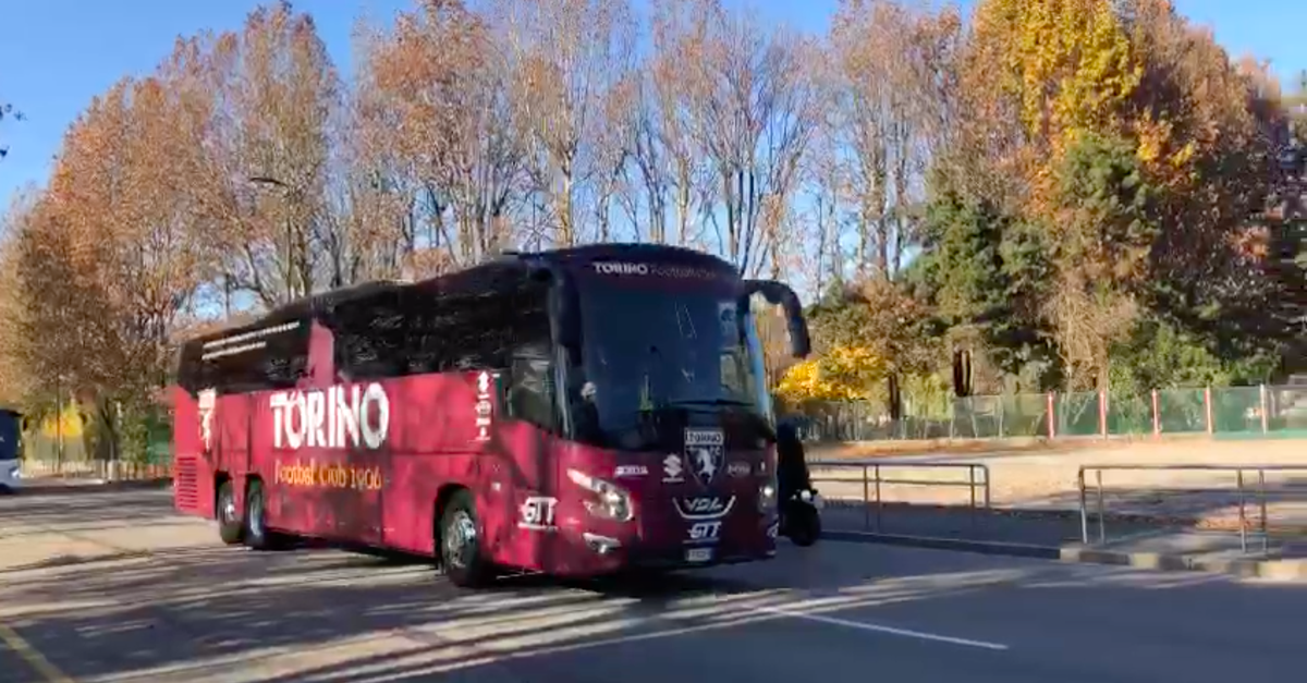 Video Inter Torino Il Pullman Granata Arriva Allo Stadio Toro News