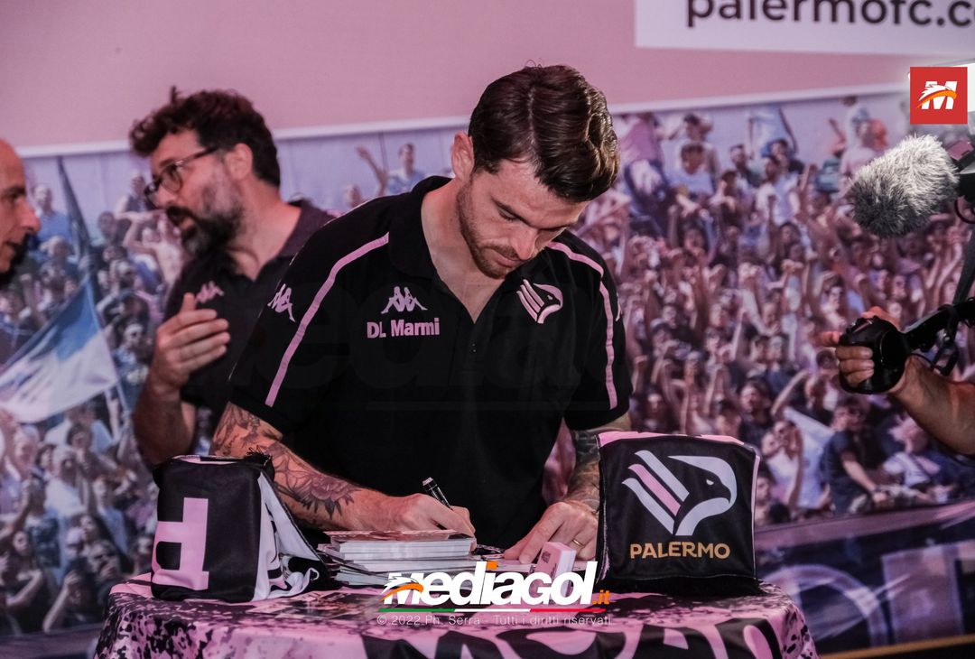 FOTO RITIRO PALERMO, Brunori e l’incontro con i tifosi al Barbera (Gallery) - immagine 35