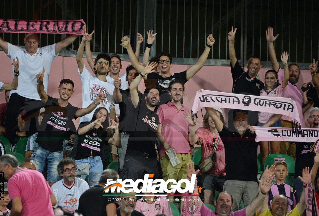 FOTOTIFO, Palermo-Ascoli 2-3: i tifosi allo stadio “Renzo Barbera” (Gallery) - immagine 22
