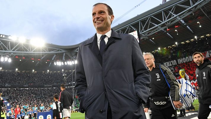 TURIN, ITALY - MAY 19: Head coach Massimiliano Allegri of Juventus looks on during the Serie A match between Juventus and Atalanta BC on May 19, 2019 in Turin, Italy. (Photo by Tullio M. Puglia/Getty Images) 