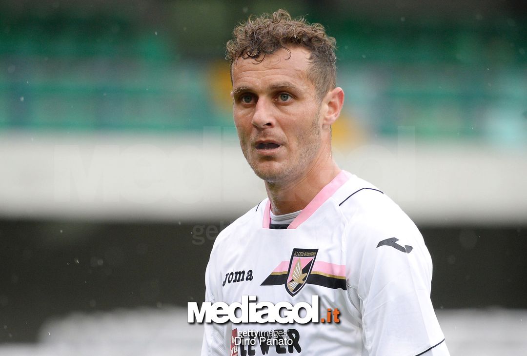  VERONA, ITALY - MAY 07:  Alessandro Diamanti of US Citta di Palermo looks onduring the Serie A match between AC ChievoVerona and US Citta di Palermo at Stadio Marc'Antonio Bentegodi on May 7, 2017 in Verona, Italy.  (Photo by Dino Panato/Getty Images) 