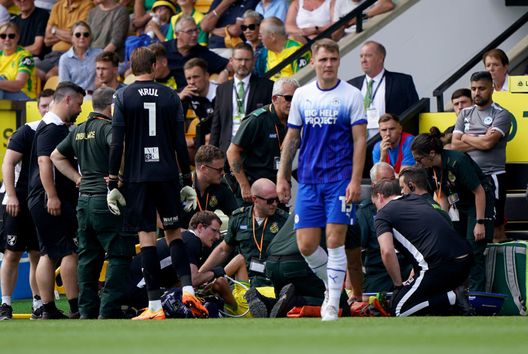 (Photo by Joe Giddens/PA Images via Getty Images) Norwich, infortunio shock per Giannoulis: che dolore, perde il respiro…- immagine 2