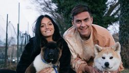 VIDEO / Oriana Sabatini tira un rigore e non va benissimo. Dybala se la ride