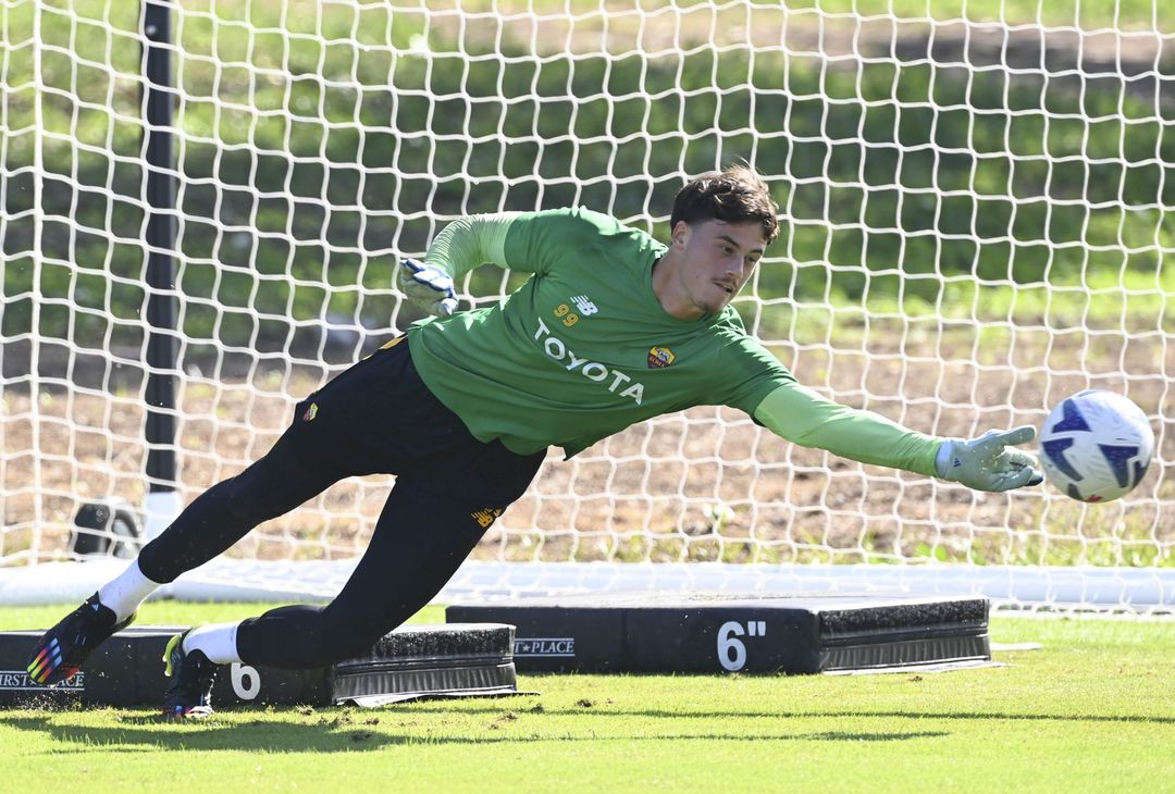 Trigoria, Roma in campo per preparare la sfida con il Napoli – FOTO GALLERY - immagine 3