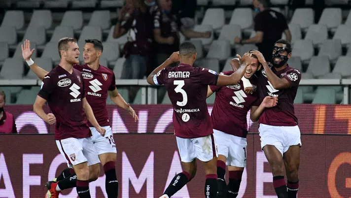 TURIN, ITALY - SEPTEMBER 23: Marko Pjaca of Torino FC celebrates an opening goal with his team mates during the Serie A match between Torino FC v SS Lazio at Stadio Olimpico di Torino on September 23, 2021 in Turin, Italy. (Photo by Marco Rosi - SS Lazio/Getty Images)