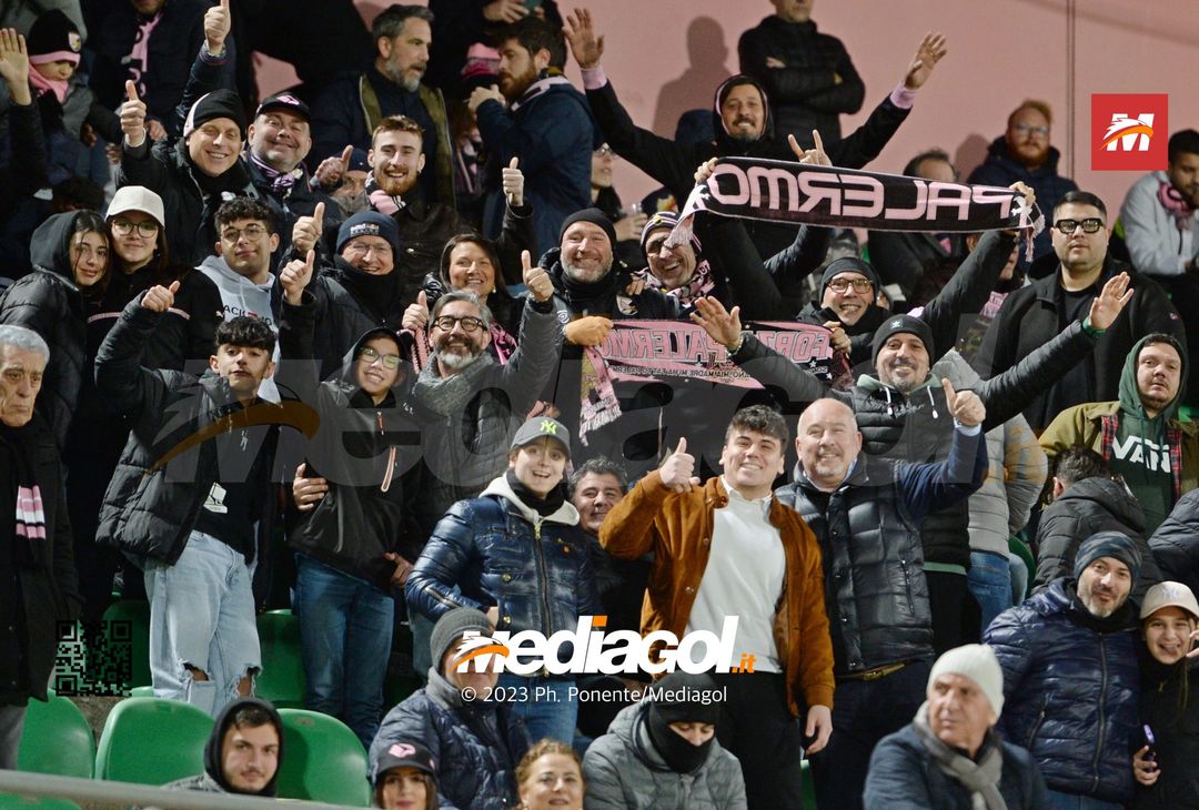 FOTOTIFO Palermo-Modena 5-2, gli scatti ai tifosi al “Renzo Barbera” (Gallery) - immagine 61