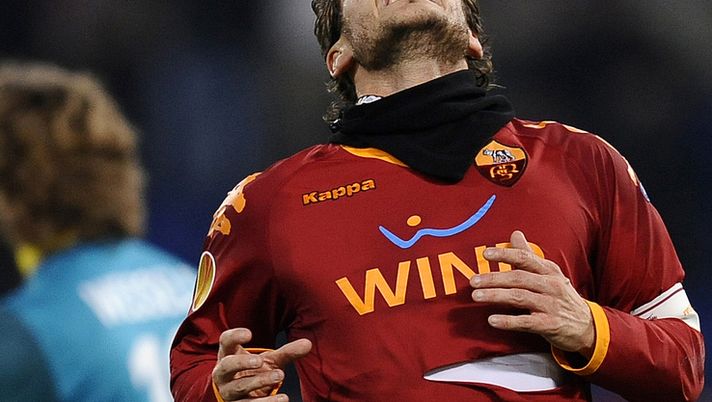 Fischi alla Roma, Totti sotto la Sud Fischi alla Roma, Totti sotto la Sud - immagine 1