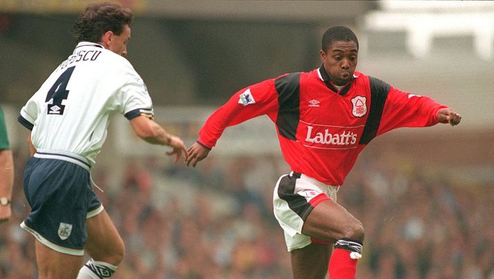 24 SEP 94: BRYAN ROY, RIGHT, OF NOTTINGHAM FOREST TAKES ON GHEORGE POPESCU OF TOTTENHAM HOTSPUR TODAY DURING NOTTIMHAM's 4-1 WIN. 24 SEP 94: BRYAN ROY, RIGHT, OF NOTTINGHAM FOREST TAKES ON GHEORGE POPESCU OF TOTTENHAM HOTSPUR TODAY DURING NOTTIMHAM's 4-1 WIN.
