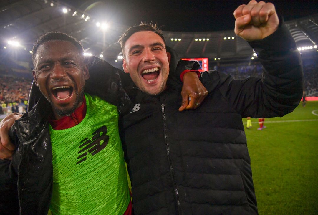 La Roma si scatena: Mancini con la bandiera, Abraham si spoglia – FOTO GALLERY - immagine 52