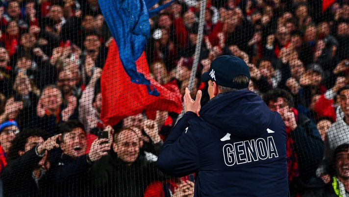 GENOA, ITALY - MARCH 18: Alexander Blessin head coach of Genoa celebrates with fans after the Serie A match between Genoa CFC and Torino FC at Stadio Luigi Ferraris on March 18, 2022 in Genoa, Italy. (Photo by Getty Images)