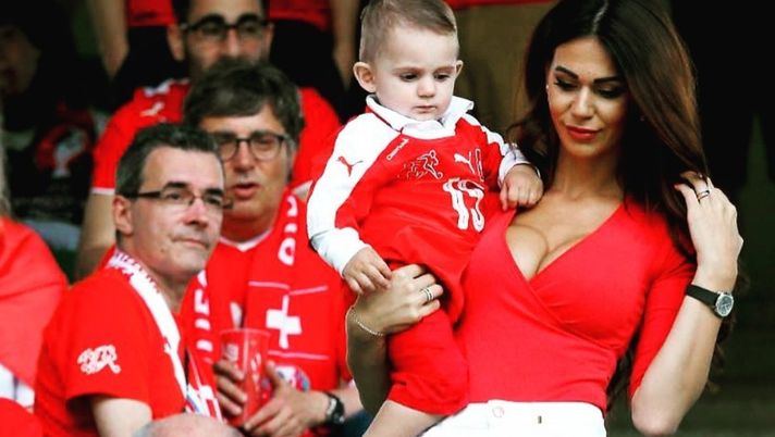 Calcio e wags, Erjona Sulejmani allo stadio Calcio e wags, Erjona Sulejmani allo stadio